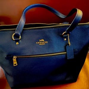 Ladies coach leather bag. In excellent condition.